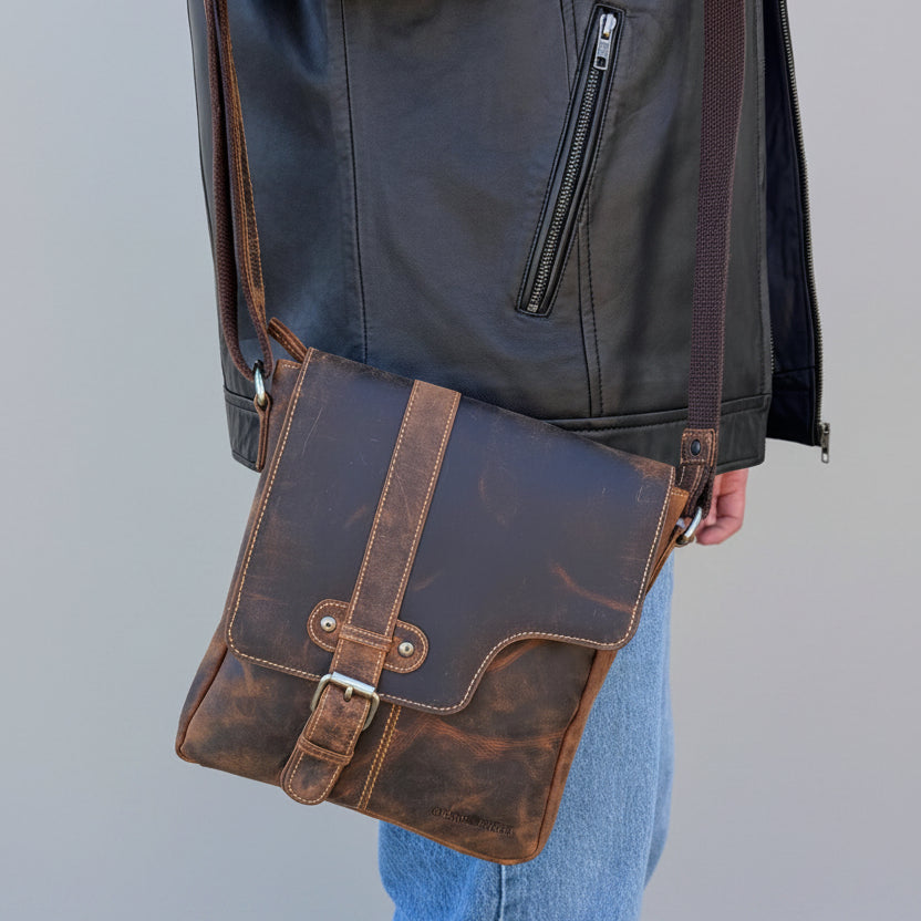 Greenburry Compact Vintage Leather Shoulder Bag. Crossbody Messenger