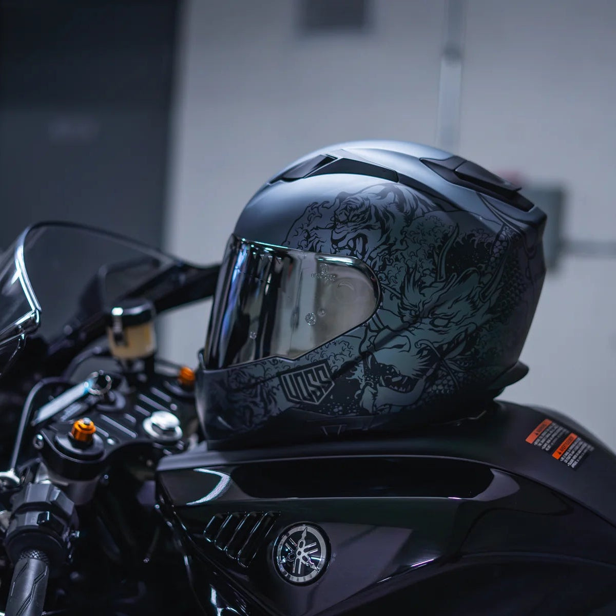 Voss 989 Moto-V Rei Full Face Matte Motorcycle Helmet - Boutique of Leathers/Open Road