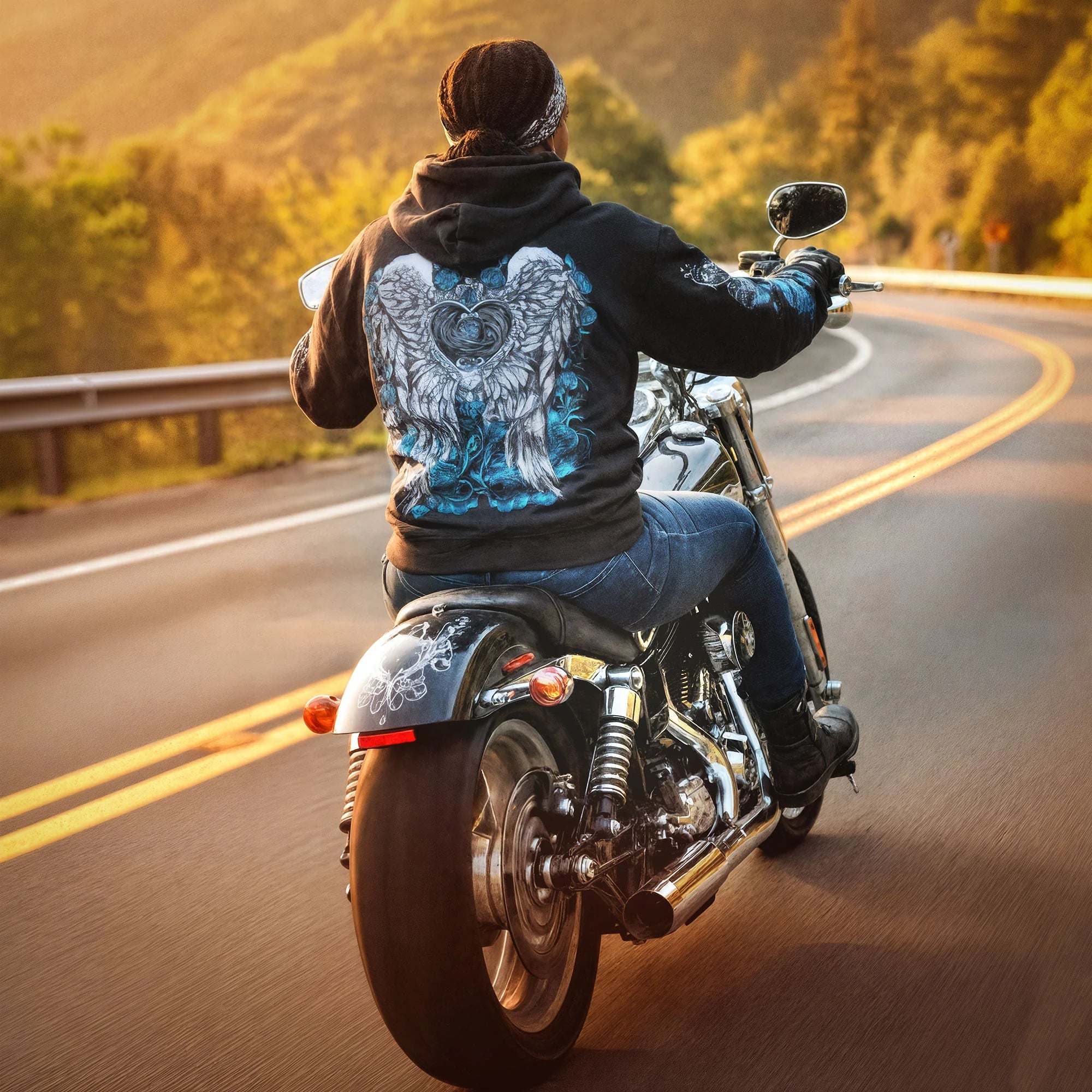 BOL Women's Heart and Roses Zipper Hoodie