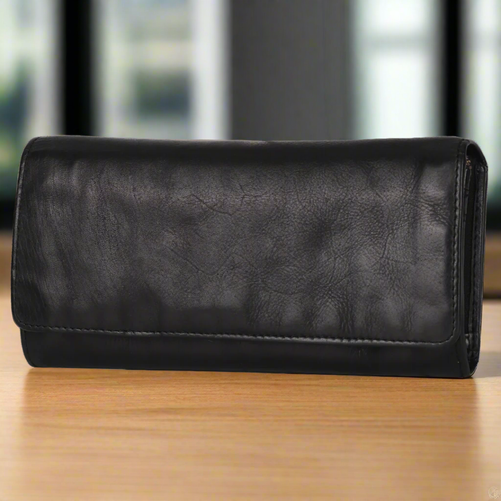 MET Women's Leather Clutch Wallet