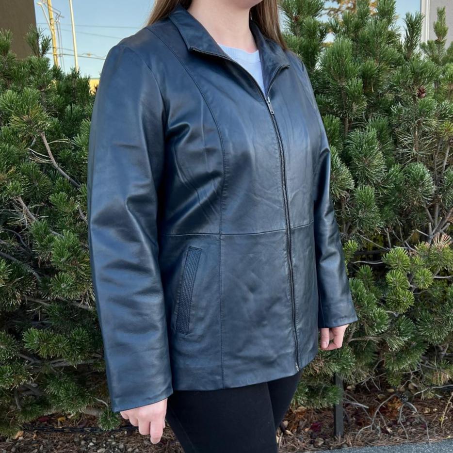 Women's Lamb Leather Jacket with Zipper and Dual Pockets