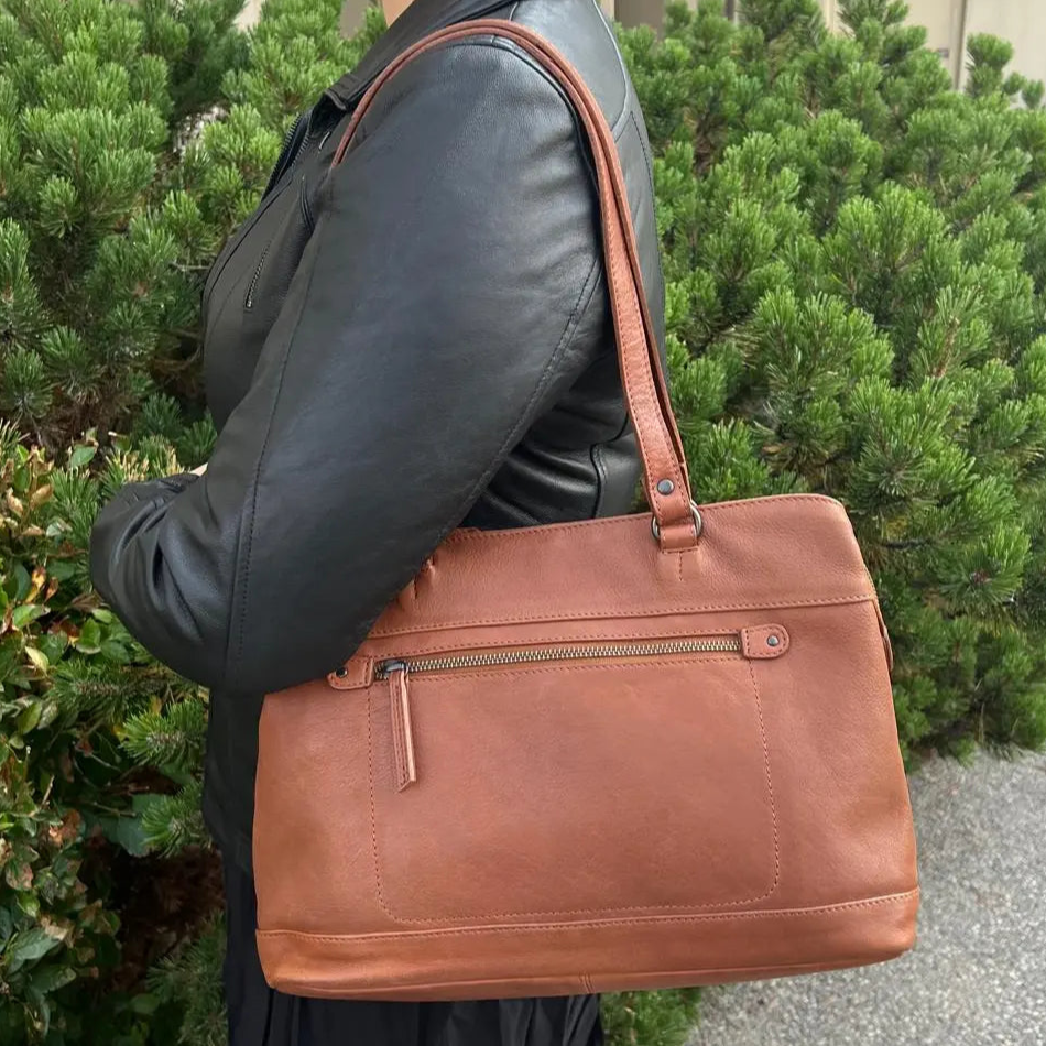 MET Classic Leather Bag with Dual Handles Handbags & Purses Boutique of Leathers/Open Road