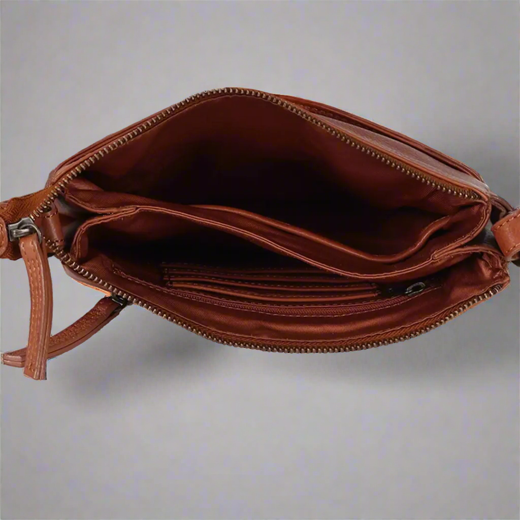 MET Leather Crossbody Bag Handbags & Purses Boutique of Leathers/Open Road