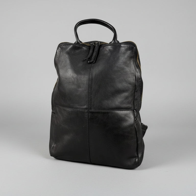 MET Classic Women's Leather Backpack - Boutique of Leathers/Open Road