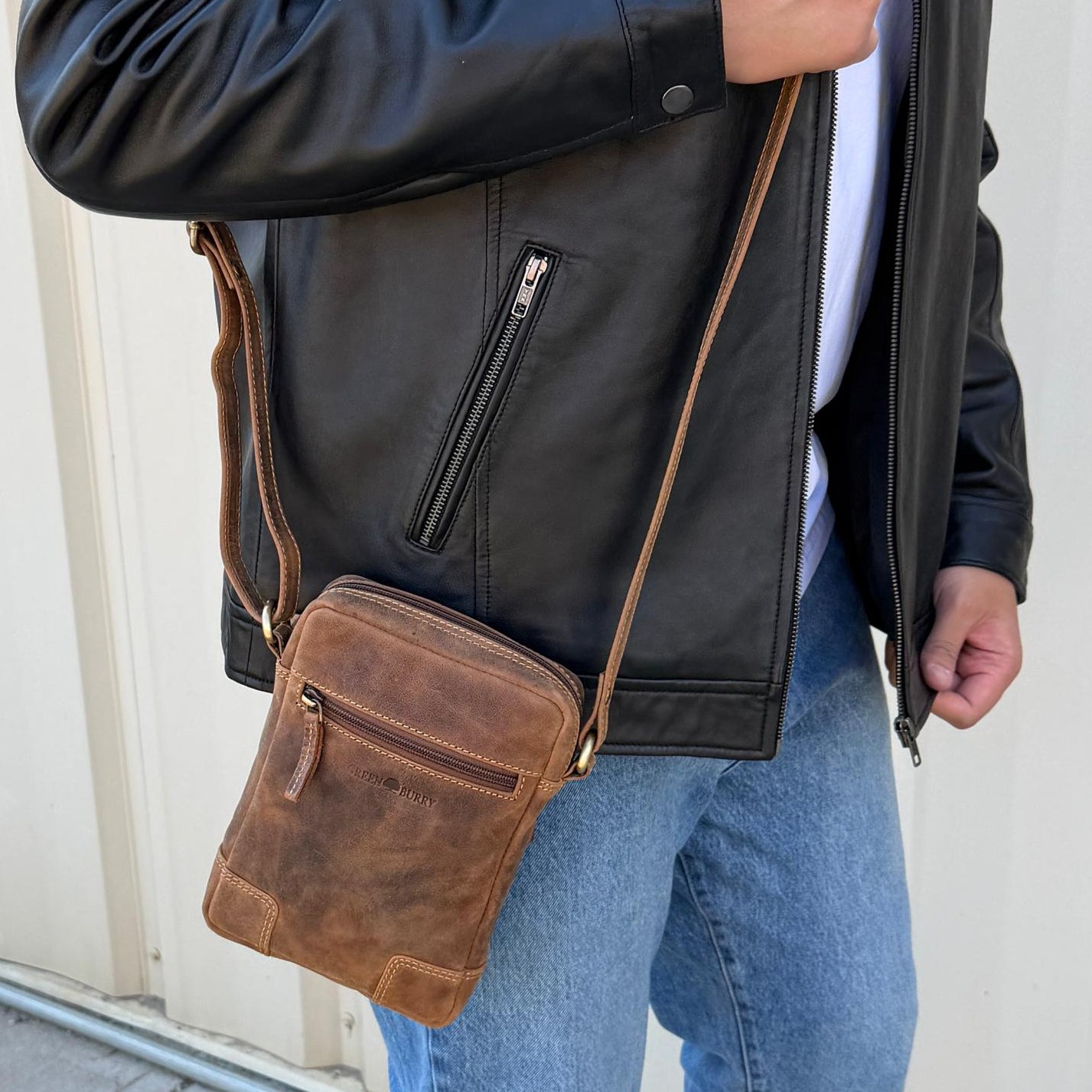 Greenburry Compact Vintage Bag. Rustic Leather Shoulder Messenger Bag